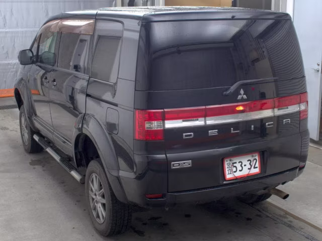 MITSUBISHI DELICA D:5