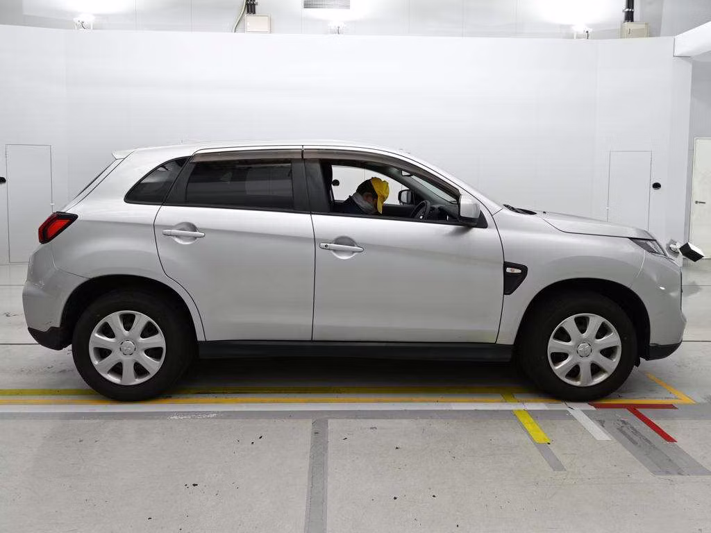 MITSUBISHI RVR
