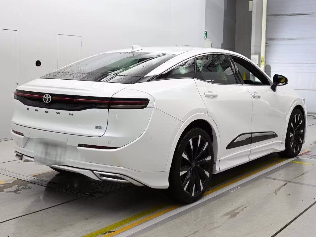 TOYOTA CROWN