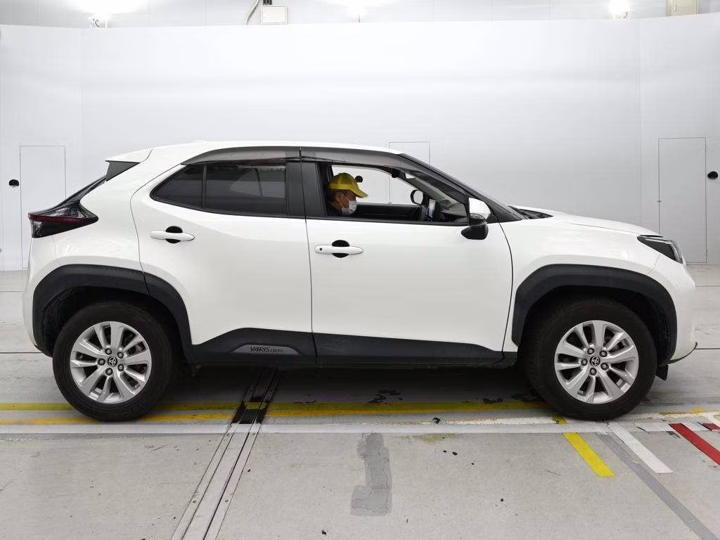 TOYOTA YARIS CROSS