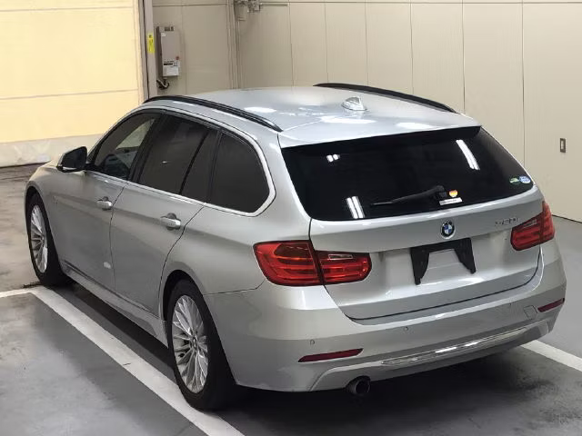 BMW 3-SERIES