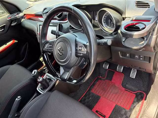 SUZUKI SWIFT