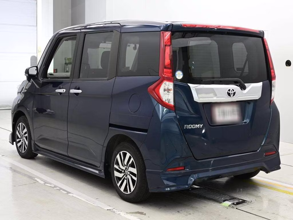 TOYOTA ROOMY
