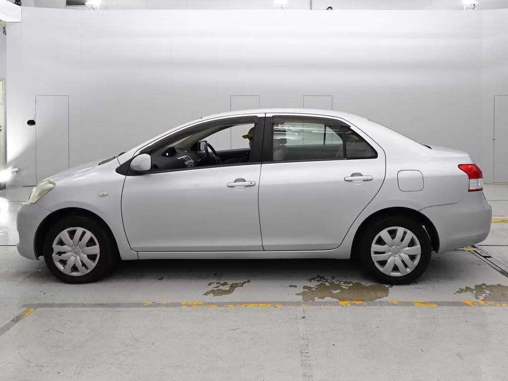 TOYOTA BELTA