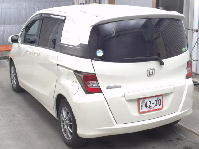 HONDA FREED SPIKE