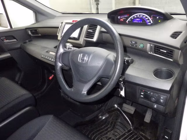 HONDA FREED SPIKE