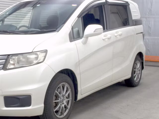 HONDA FREED SPIKE