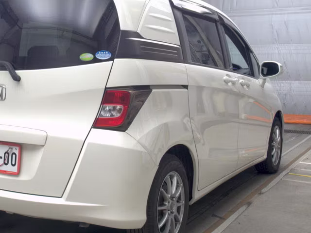 HONDA FREED SPIKE