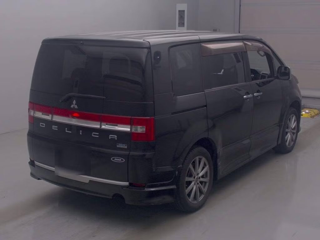 MITSUBISHI DELICA D:5