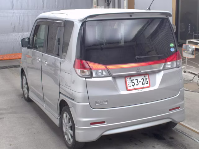 MITSUBISHI DELICA D:2