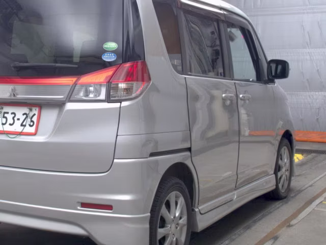 MITSUBISHI DELICA D:2