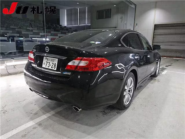 NISSAN FUGA
