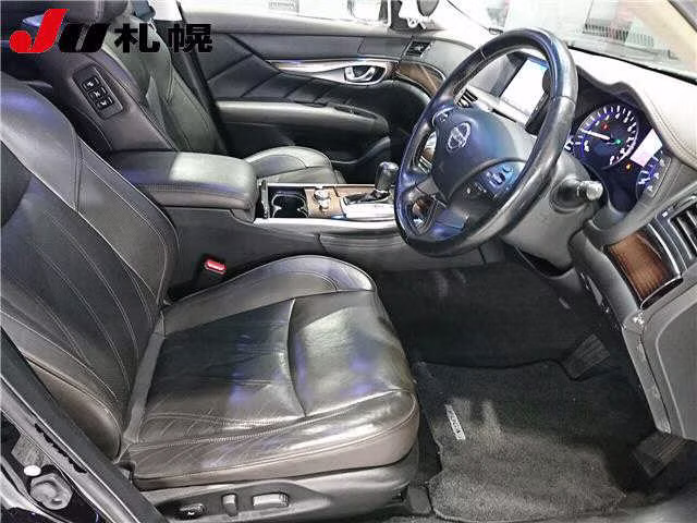 NISSAN FUGA