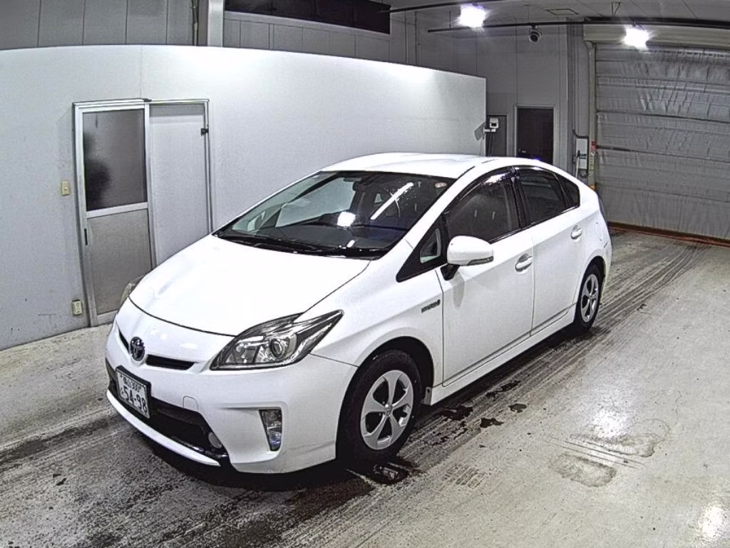 TOYOTA PRIUS