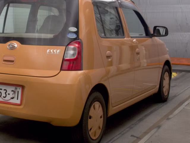 DAIHATSU ESSE