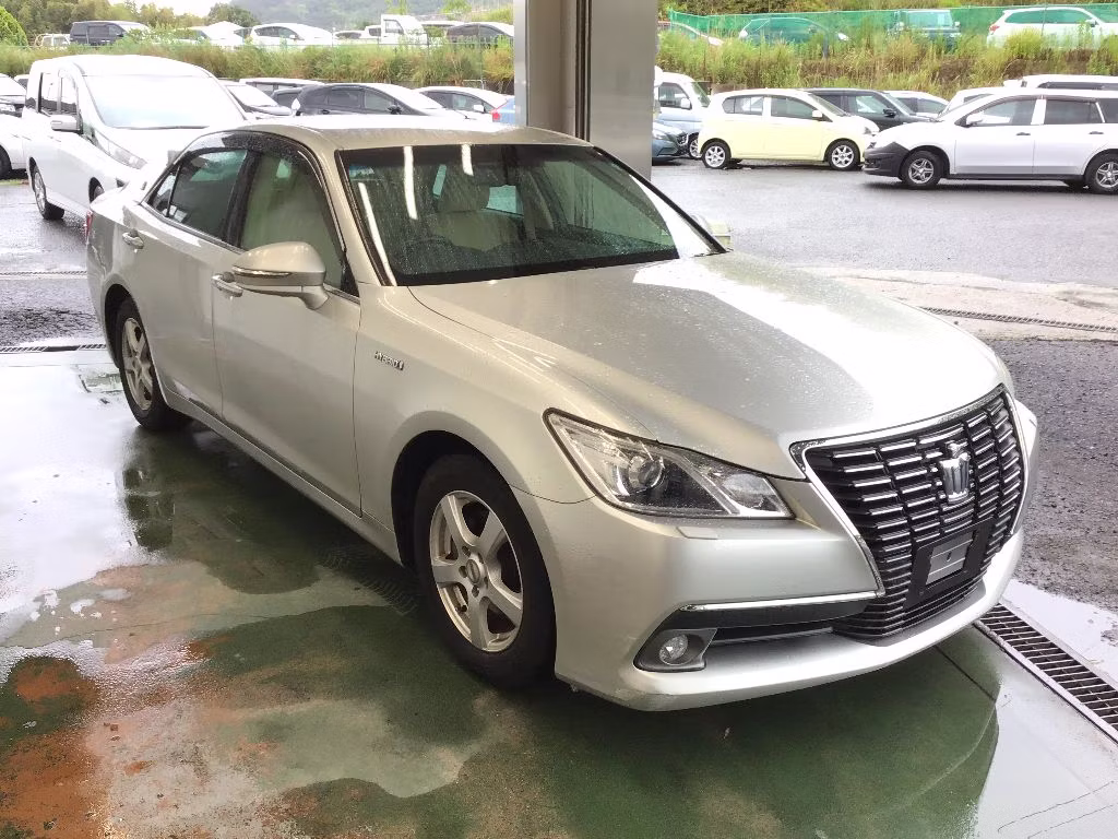 TOYOTA CROWN