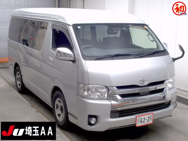 TOYOTA HIACE