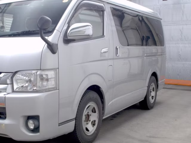TOYOTA HIACE