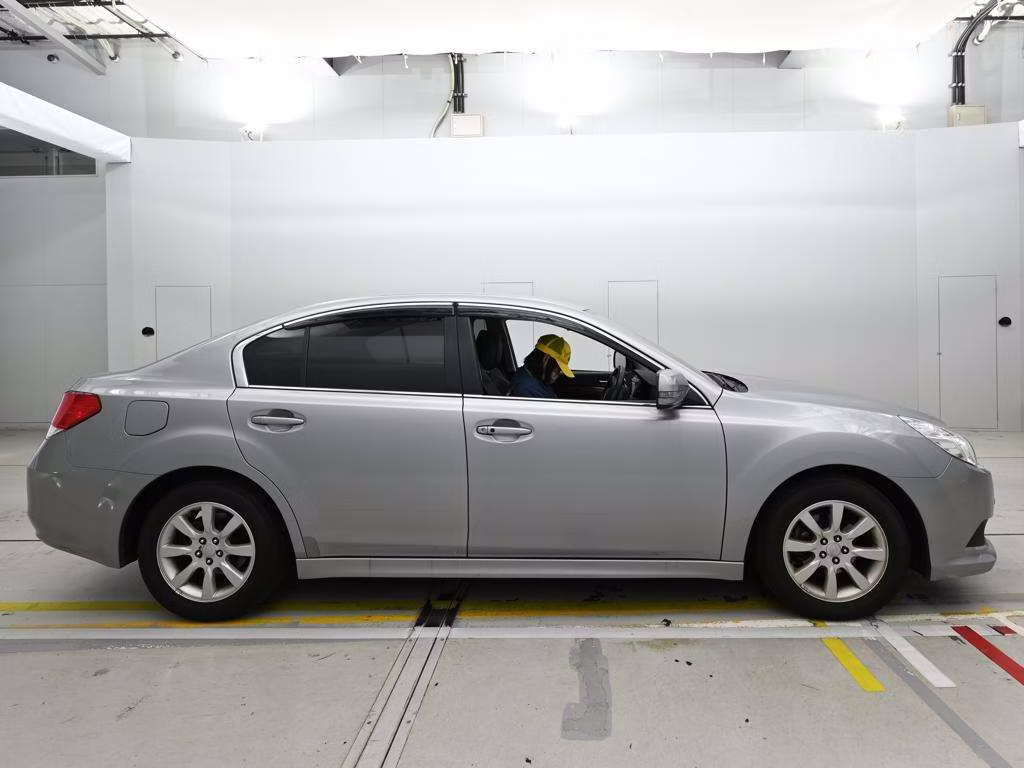 SUBARU LEGACY B4