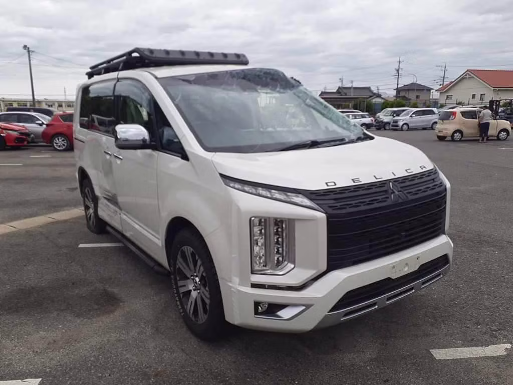 MITSUBISHI DELICA D:5