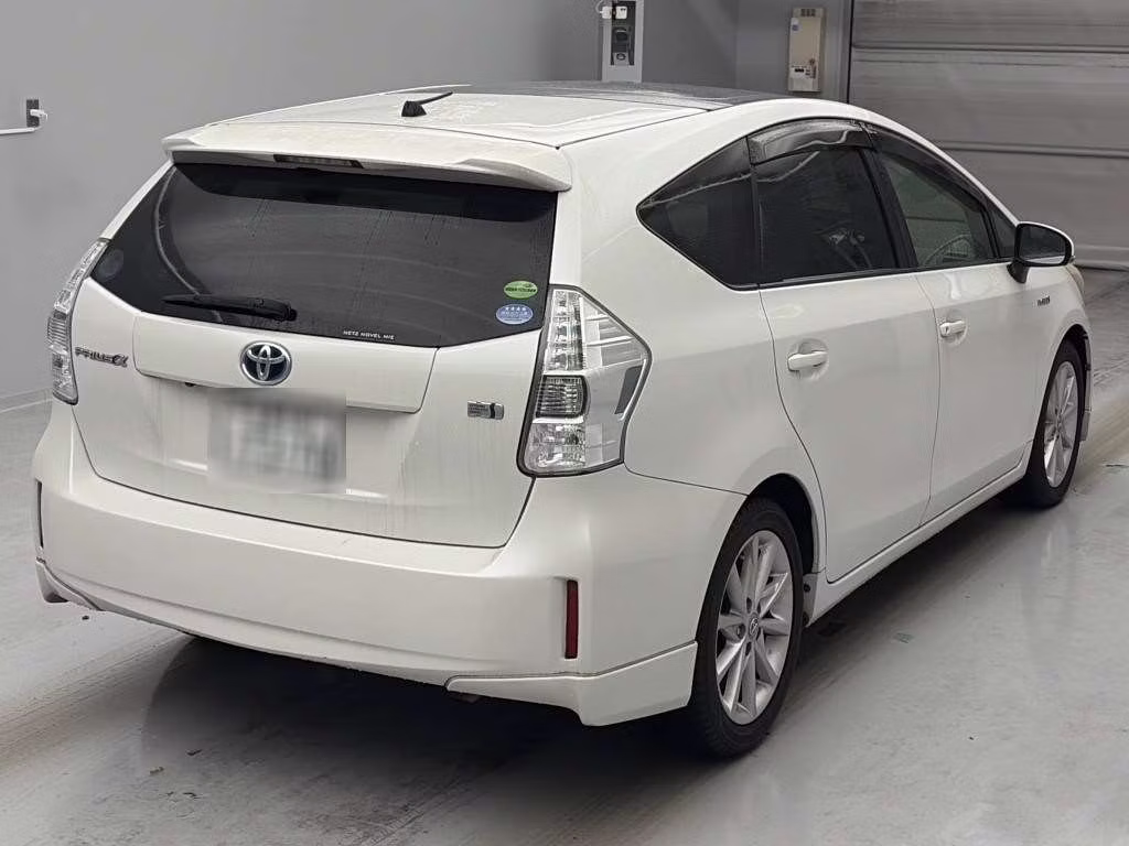 TOYOTA PRIUS ALPHA