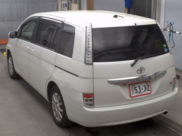 TOYOTA ISIS