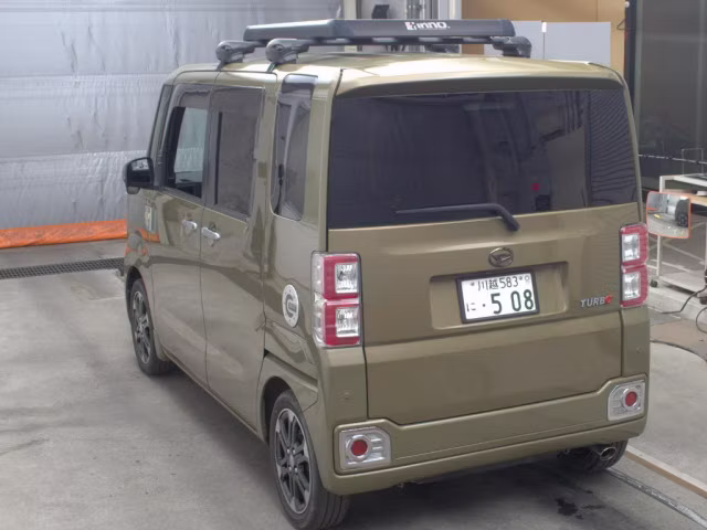 DAIHATSU WAKE