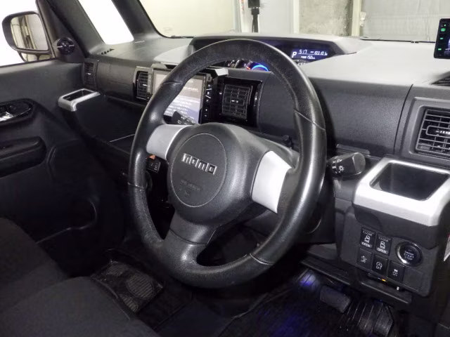 DAIHATSU WAKE