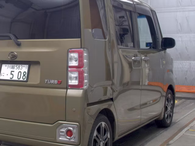 DAIHATSU WAKE