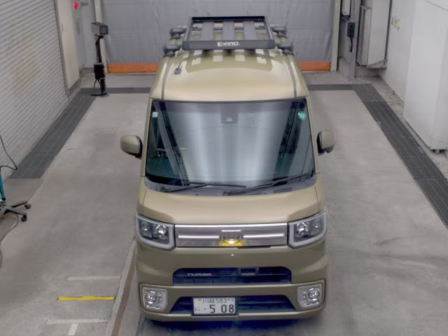 DAIHATSU WAKE