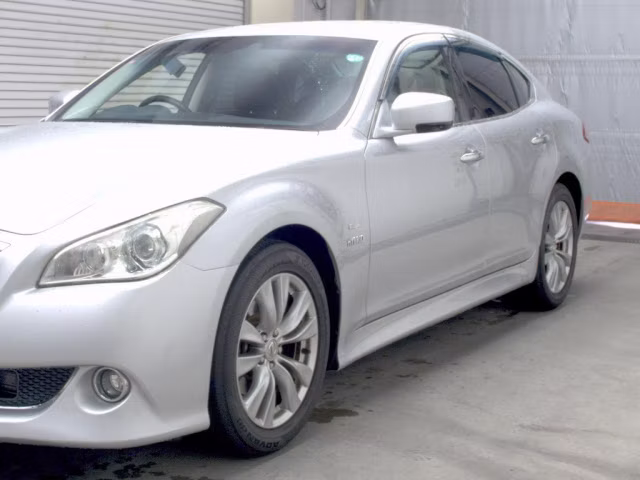 NISSAN FUGA