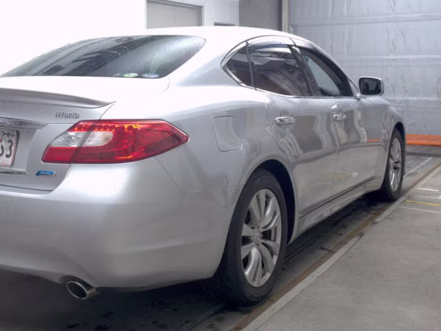 NISSAN FUGA