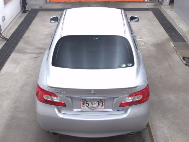 NISSAN FUGA