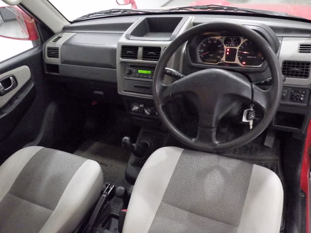 MITSUBISHI PAJERO MINI