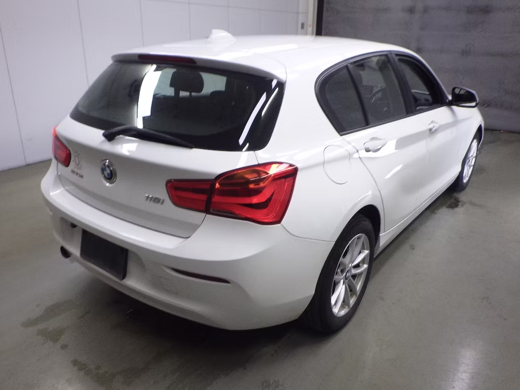 BMW 1-SERIES