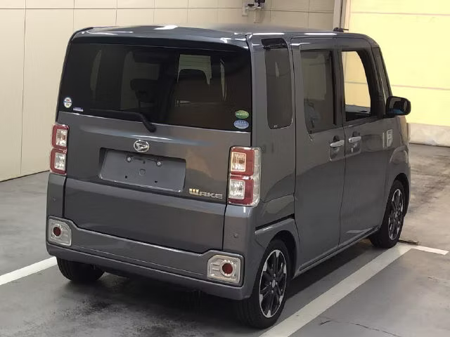 DAIHATSU WAKE