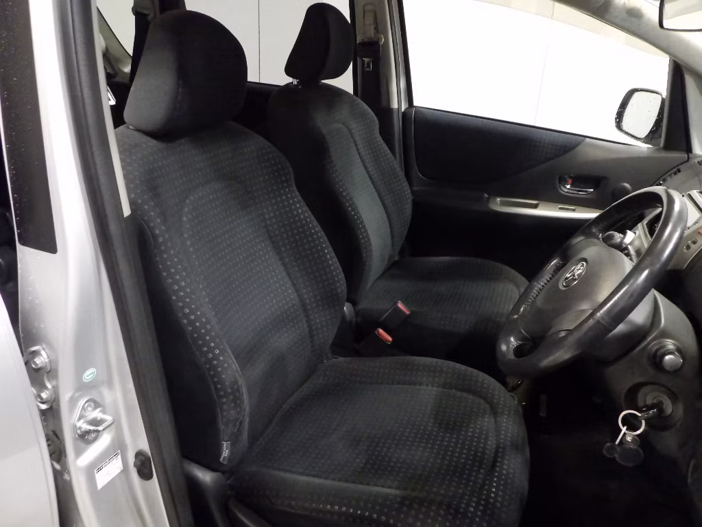 TOYOTA RACTIS