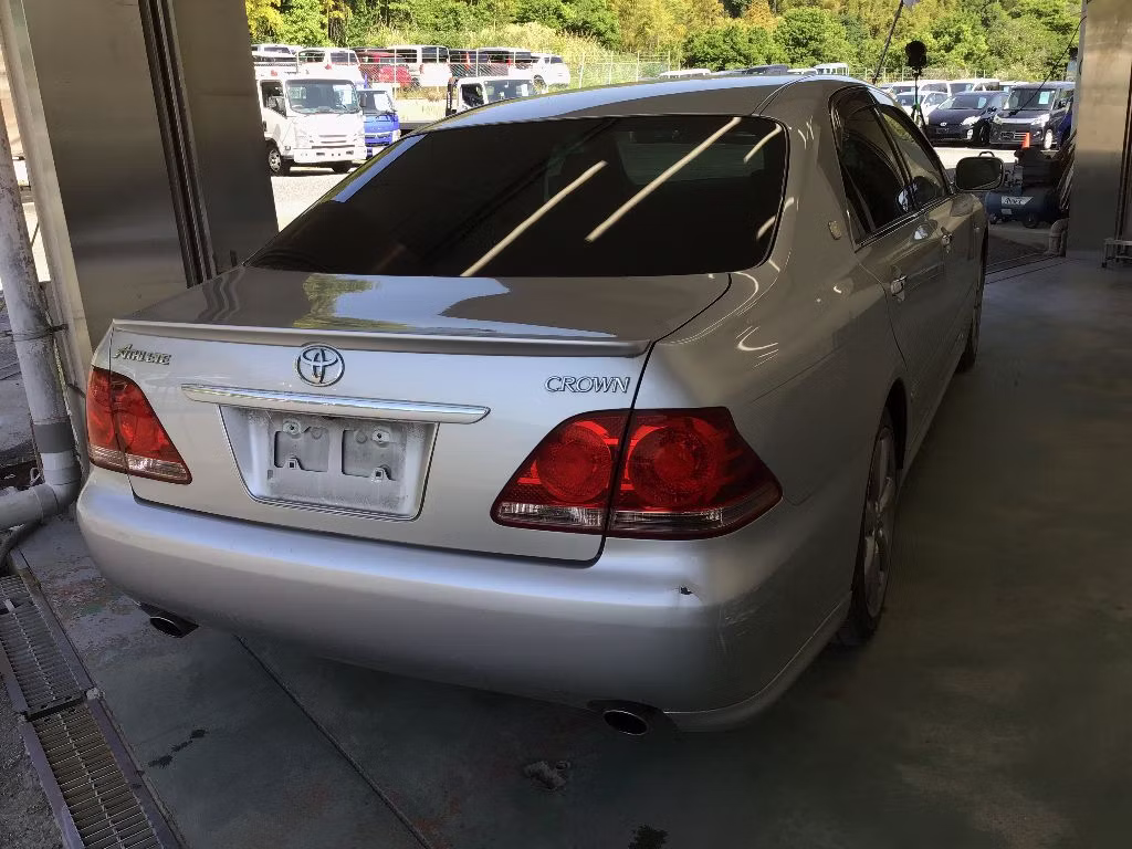 TOYOTA CROWN