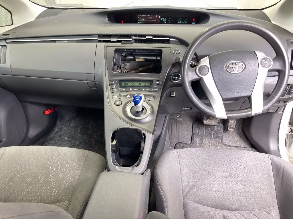 TOYOTA PRIUS