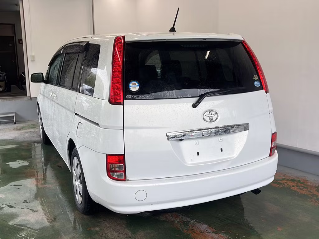 TOYOTA ISIS