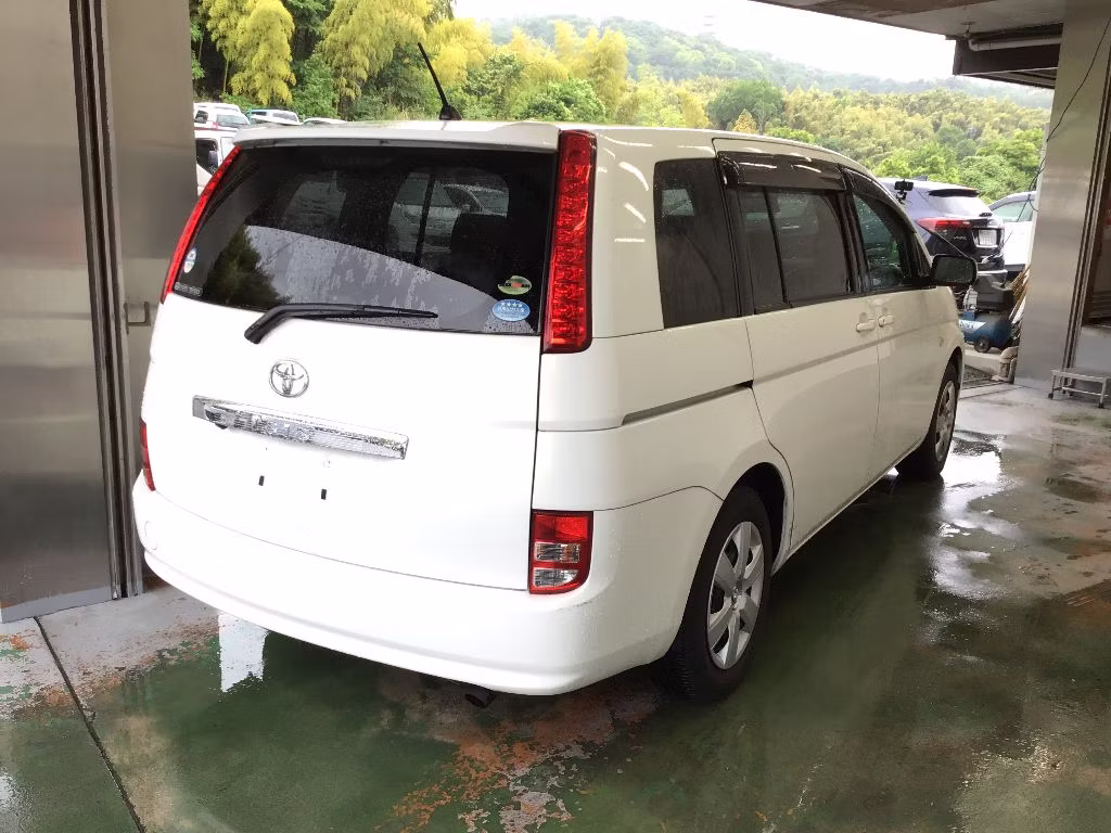 TOYOTA ISIS