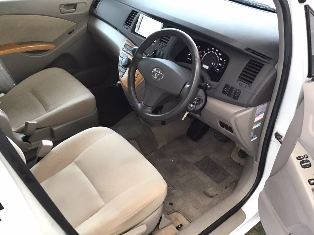 TOYOTA ISIS