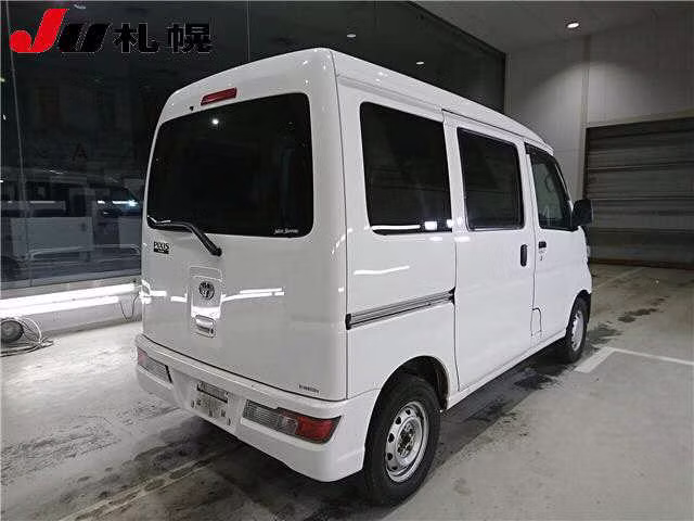 TOYOTA PIXIS VAN