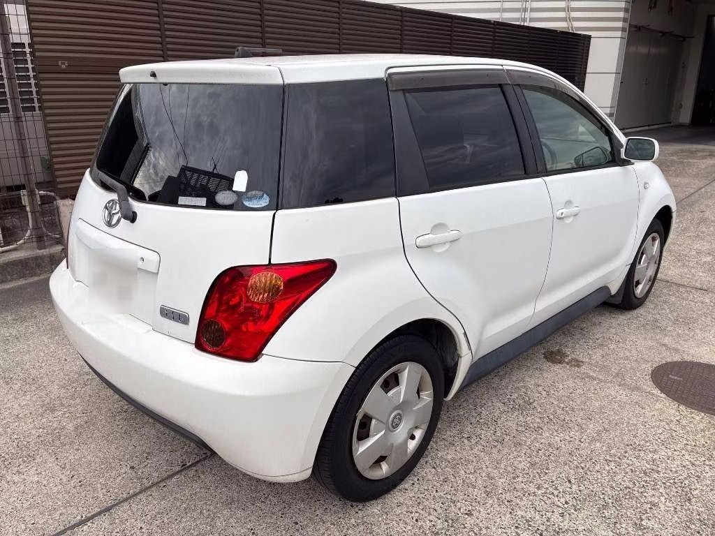 TOYOTA IST