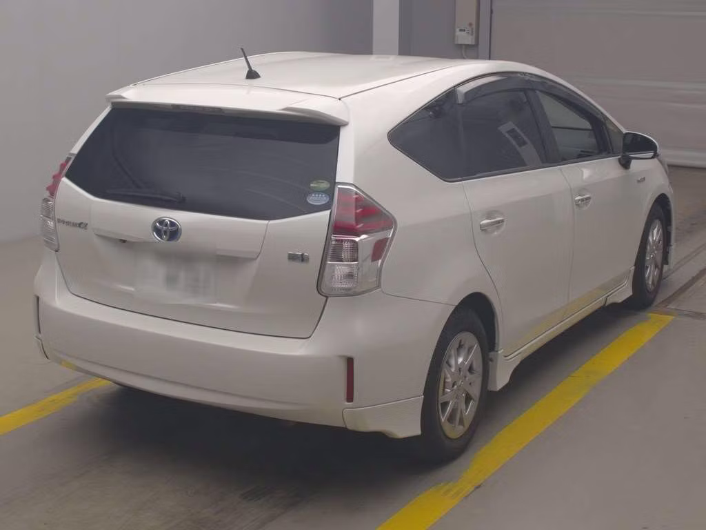 TOYOTA PRIUS ALPHA