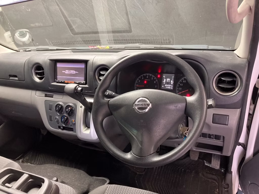 NISSAN NV350 CARAVAN