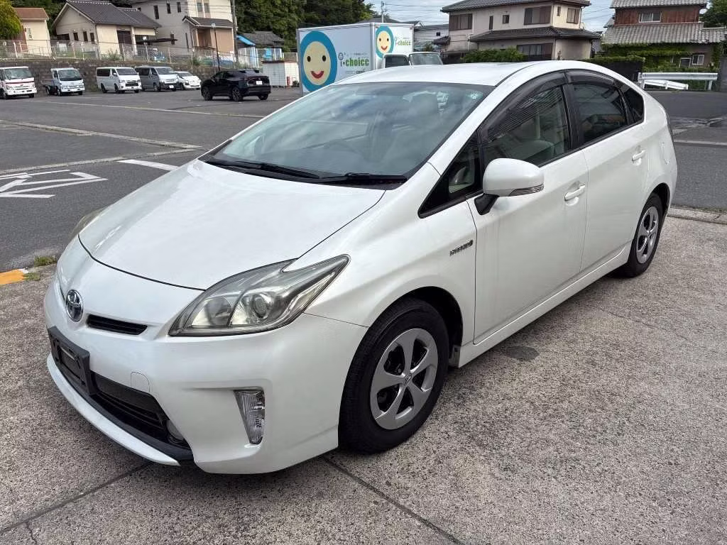 TOYOTA PRIUS