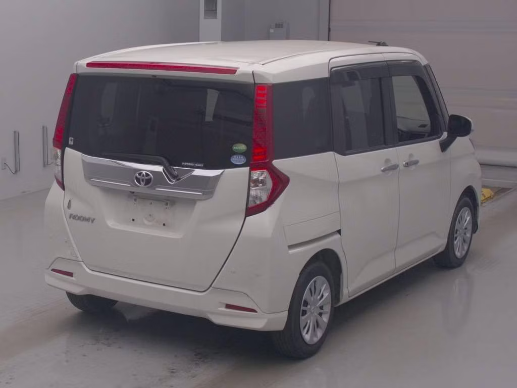 TOYOTA ROOMY
