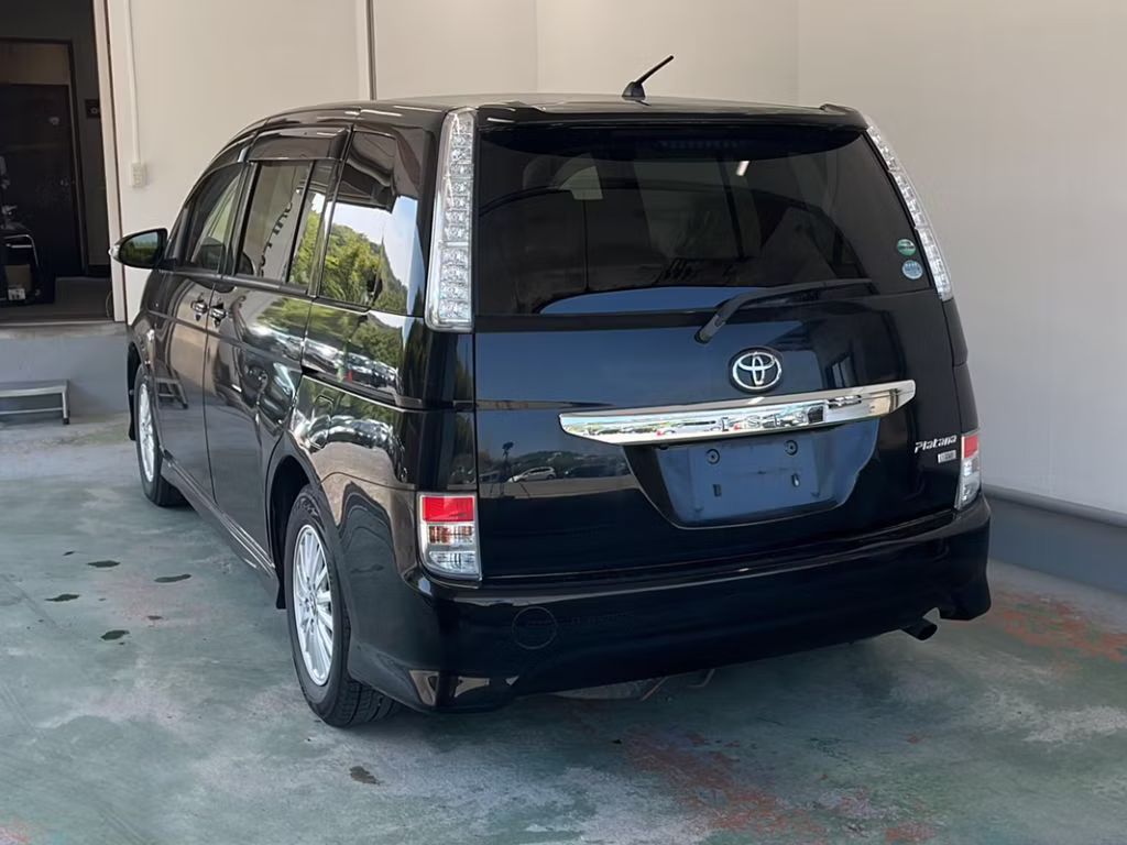 TOYOTA ISIS