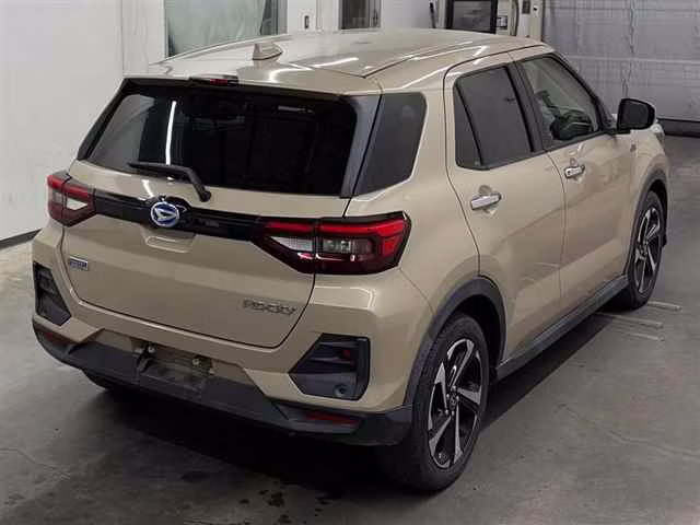 DAIHATSU ROCKY